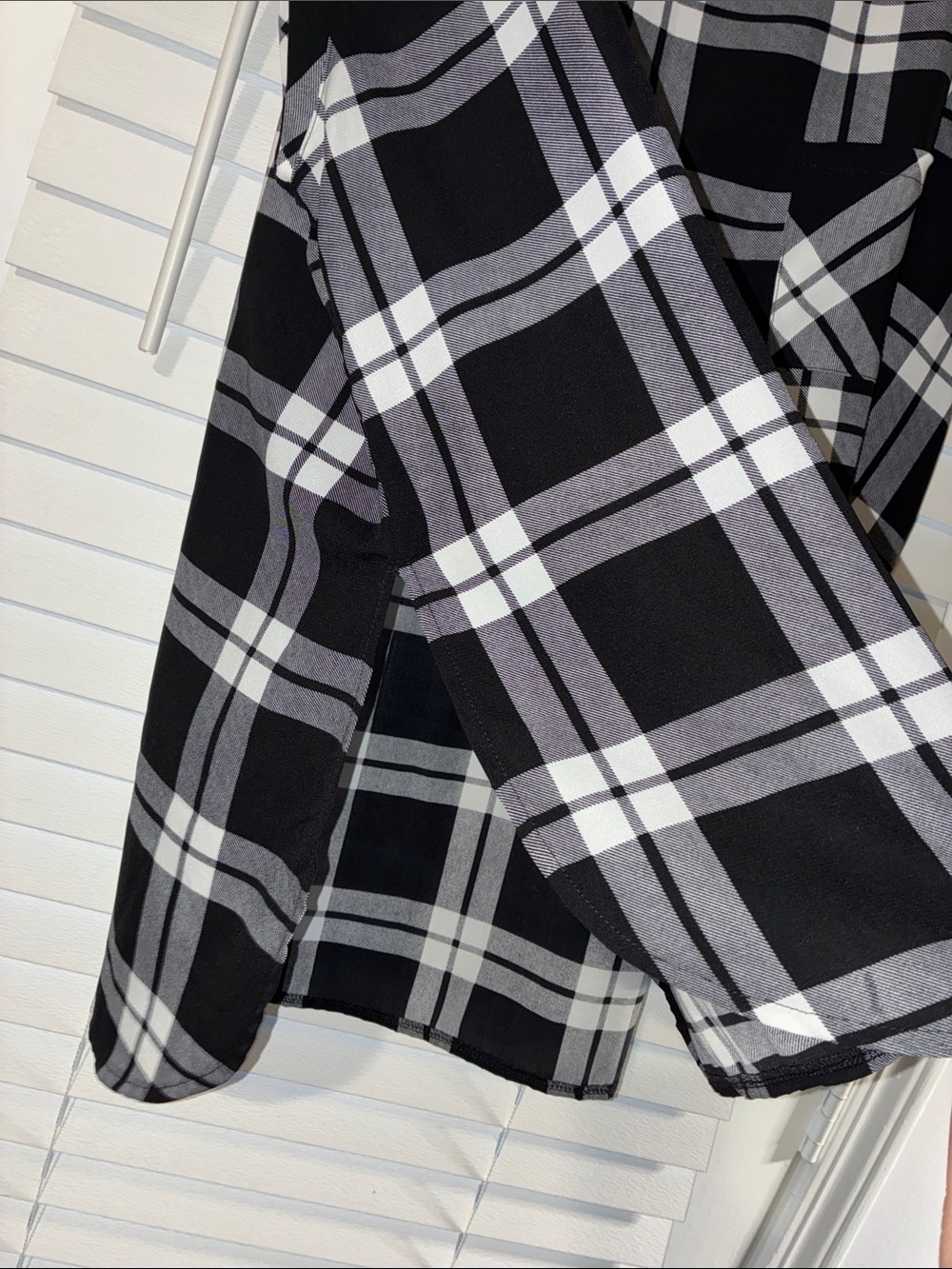 loralette Black and White Plaid Short Sleeve Tunic - Picture 4 of 10
